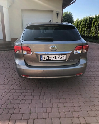Toyota Avensis cena 30500 przebieg: 268000, rok produkcji 2014 z Tyczyn małe 301